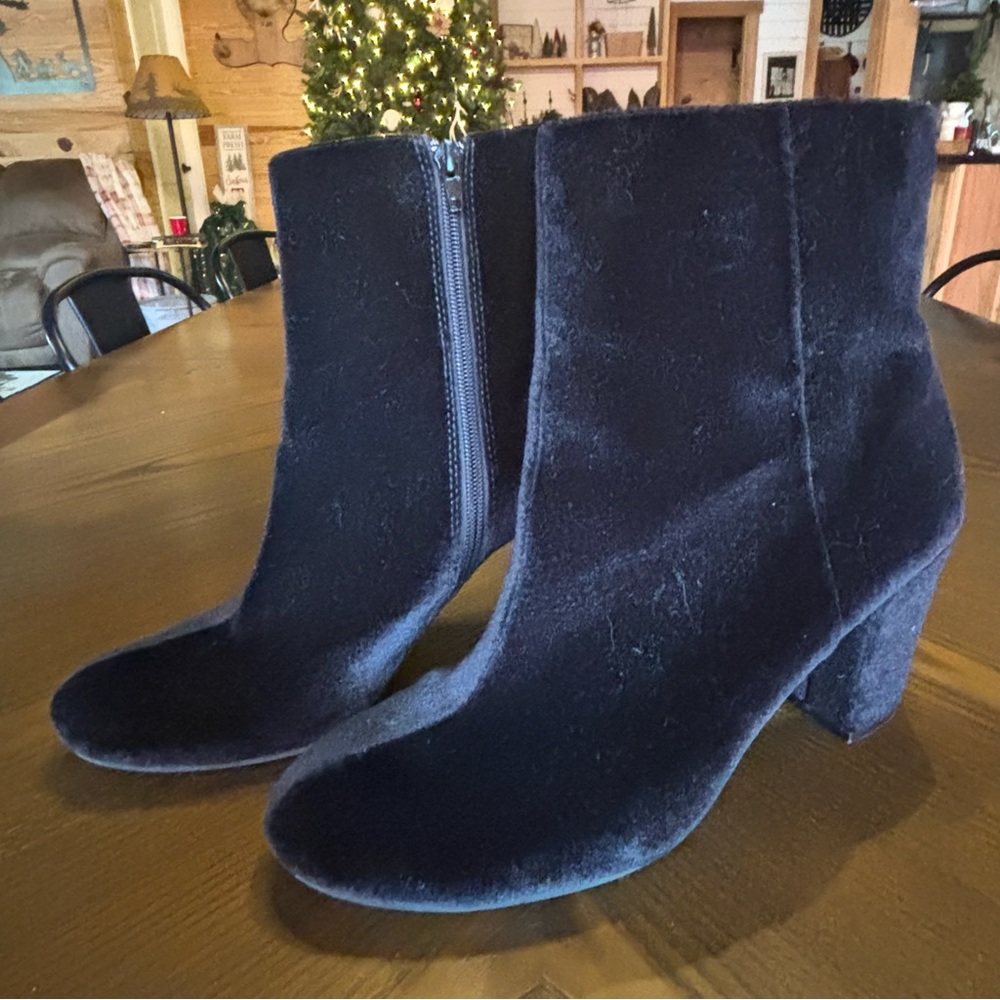 Christiano Siriano Black Velvet Ankle Booties Size 9.5 Block Heel Retro 90s Chic